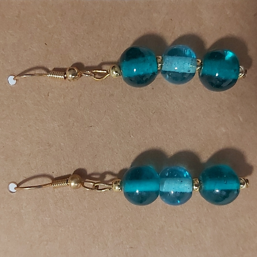 Blue strand three beaded earring. Measurement see last photos.